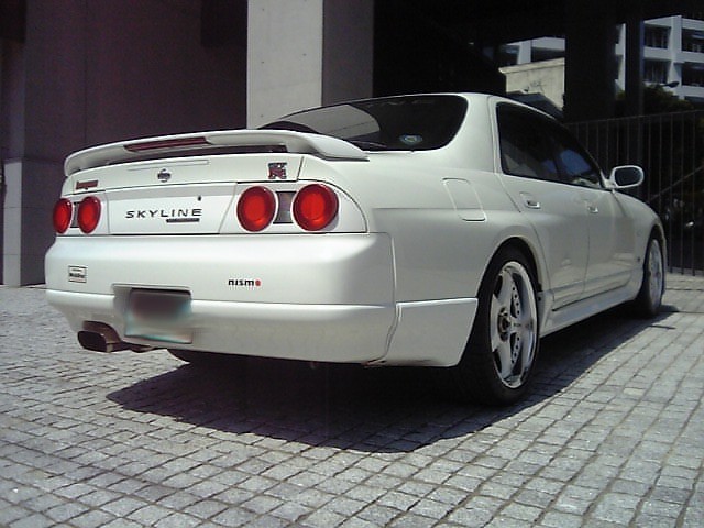 Nissan R33 GT-R 4-door